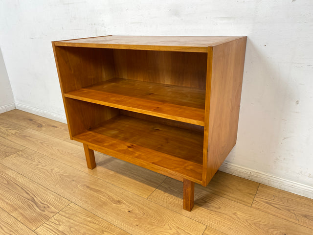 WMK I Versand möglich I Minimalistische helle 60er Jahre Regal Kommode aus vollem Holz