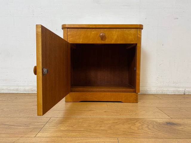 WMK I 1/2 Schöner & gut erhaltener heller 50er Jahre Nachttisch aus vollem Holz I Nachtkommode Nachtschrank Nachtschränkchen Kommode Beistelltisch Mid-Century Vintage Retro I Berlin Leipzig Hannover