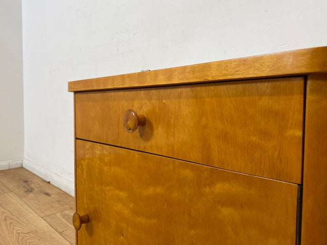 WMK I 1/2 Schöner & gut erhaltener heller 50er Jahre Nachttisch aus vollem Holz I Nachtkommode Nachtschrank Nachtschränkchen Kommode Beistelltisch Mid-Century Vintage Retro I Berlin Leipzig Hannover