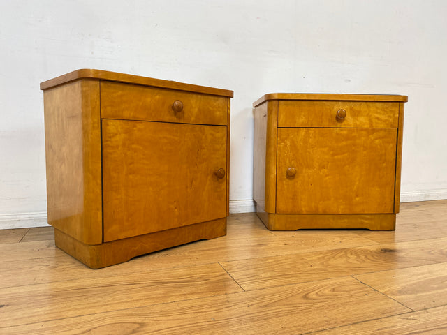 WMK I 1/2 Schöner & gut erhaltener heller 50er Jahre Nachttisch aus vollem Holz I Nachtkommode Nachtschrank Nachtschränkchen Kommode Beistelltisch Mid-Century Vintage Retro I Berlin Leipzig Hannover