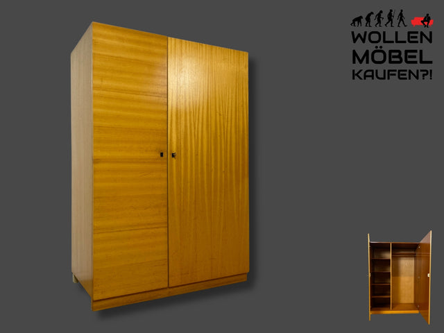 WMK I Minimalistischer und perfekt aufgeteilter heller 70er Jahre Kleiderschrank I Schrank Schlafzimmerschrank Wäscheschrank Wardrobe Garderobe Mid-Century Vintage 60er I Berlin Frankfurt Regensburg