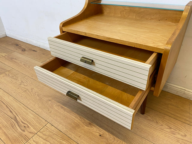 WMK I Formschöner heller Mid-Century Nachttisch mit Schubladen und konischen Füßen I Nachtschrank Nachtschränkchen Nachtkommode Kommode Beistelltisch Ablage Vintage 50er 60er I Berlin Köln Bayern