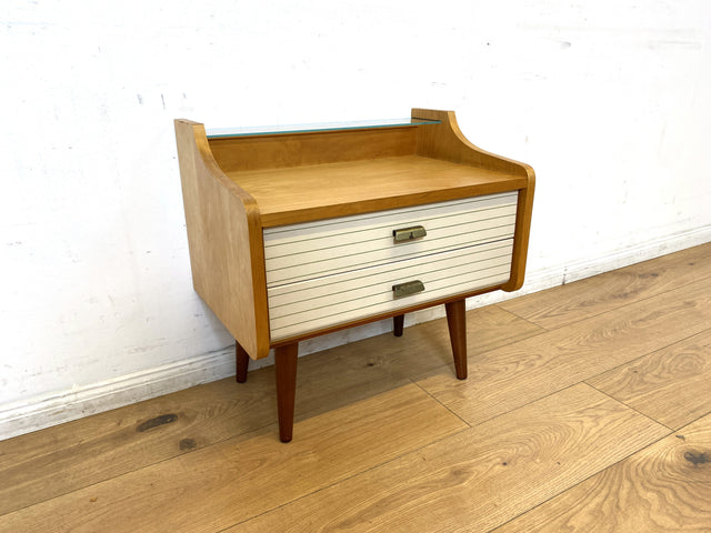 WMK I Formschöner heller Mid-Century Nachttisch mit Schubladen und konischen Füßen I Nachtschrank Nachtschränkchen Nachtkommode Kommode Beistelltisch Ablage Vintage 50er 60er I Berlin Köln Bayern