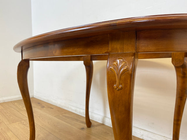 WMK I Edler handverzierter ovaler 60er Jahre Chippendale Couchtisch mit Glasplatte und Wiener Sonnengeflecht