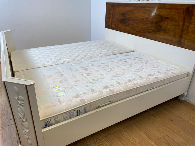 WMK I Wunderschönes weißes 30er Jahre Art Deco Doppelbett