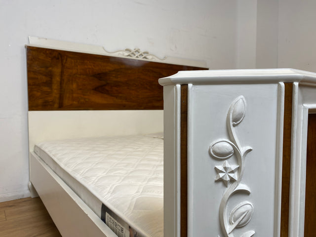 WMK I Wunderschönes weißes 30er Jahre Art Deco Doppelbett