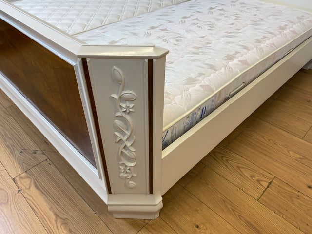 WMK I Wunderschönes weißes 30er Jahre Art Deco Doppelbett
