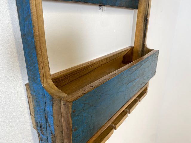 Boatwood by WMK # 1/2 Praktisches Wandweinregal für 4 Flaschen & 4 Gläser, ein aus altem Bootsholz handgefertigtes Unikat in Originalfarben # Weinregal Flaschenregal Wine Rack Gläserschiene Wandregal