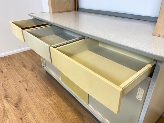 WMK # Freundliche Space Age Küchenanrichte mit Hängeschrank , Schiebetüren und Schütten # Küchenbüfett Küche Küchenschrank Küchenhängeschrank Küchenzeile Kredenz Retro Vintage 60er 70er Mid-Century