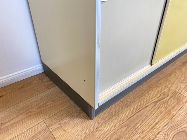 WMK # Freundliche Space Age Küchenanrichte mit Hängeschrank , Schiebetüren und Schütten # Küchenbüfett Küche Küchenschrank Küchenhängeschrank Küchenzeile Kredenz Retro Vintage 60er 70er Mid-Century