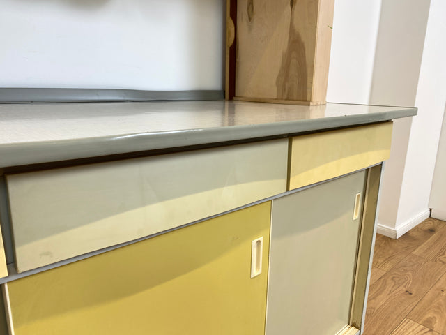 WMK # Freundliche Space Age Küchenanrichte mit Hängeschrank , Schiebetüren und Schütten # Küchenbüfett Küche Küchenschrank Küchenhängeschrank Küchenzeile Kredenz Retro Vintage 60er 70er Mid-Century