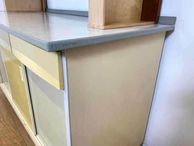 WMK # Freundliche Space Age Küchenanrichte mit Hängeschrank , Schiebetüren und Schütten # Küchenbüfett Küche Küchenschrank Küchenhängeschrank Küchenzeile Kredenz Retro Vintage 60er 70er Mid-Century