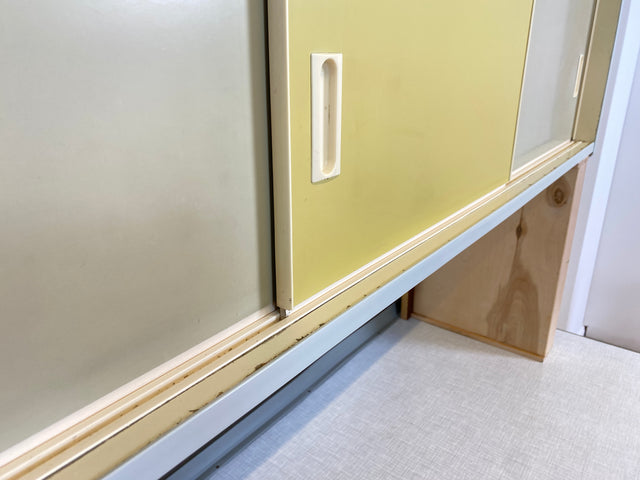 WMK # Freundliche Space Age Küchenanrichte mit Hängeschrank , Schiebetüren und Schütten # Küchenbüfett Küche Küchenschrank Küchenhängeschrank Küchenzeile Kredenz Retro Vintage 60er 70er Mid-Century