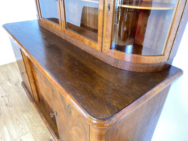 WMK # Imposante antike Anrichte aus vollem Holz in Nussbaum mit Aufsatz Vitrine und Schubladen # Büfett Buffet Küchenanrichte Geschirrschrank Küchenschrank Küchenbuffet Art Deco Vintage Berlin München