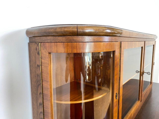 WMK # Imposante antike Anrichte aus vollem Holz in Nussbaum mit Aufsatz Vitrine und Schubladen # Büfett Buffet Küchenanrichte Geschirrschrank Küchenschrank Küchenbuffet Art Deco Vintage Berlin München