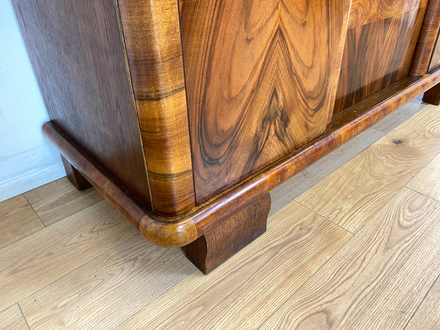 WMK # Imposante antike Anrichte aus vollem Holz in Nussbaum mit Aufsatz Vitrine und Schubladen # Büfett Buffet Küchenanrichte Geschirrschrank Küchenschrank Küchenbuffet Art Deco Vintage Berlin München