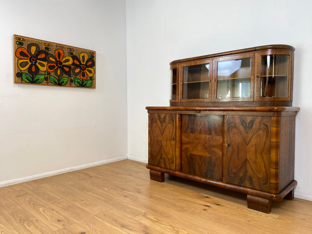 WMK # Imposante antike Anrichte aus vollem Holz in Nussbaum mit Aufsatz Vitrine und Schubladen # Büfett Buffet Küchenanrichte Geschirrschrank Küchenschrank Küchenbuffet Art Deco Vintage Berlin München