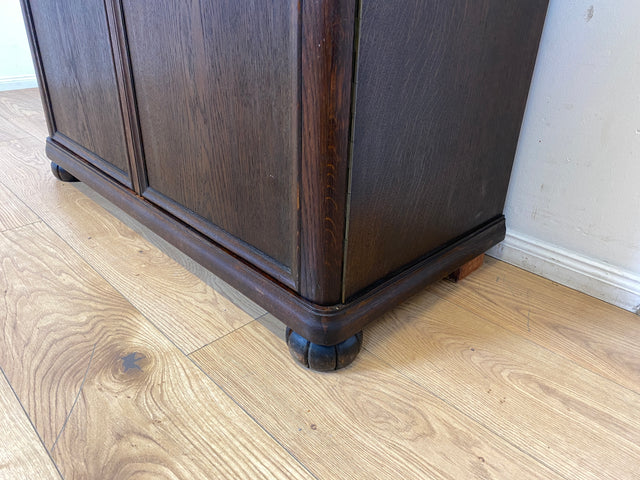 WMK I Wunderschöne kleine antike Anrichte aus vollem Holz mit handverziertem Aufsatz I Schrank Kommode Sideboard Büfett Buffet Kredenz Gründerzeit Jugendstil Vintage Berlin Brandenburg Regensburg