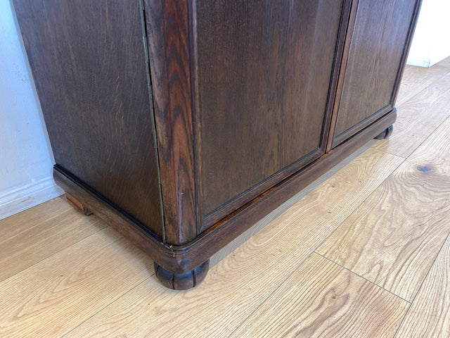 WMK I Wunderschöne kleine antike Anrichte aus vollem Holz mit handverziertem Aufsatz I Schrank Kommode Sideboard Büfett Buffet Kredenz Gründerzeit Jugendstil Vintage Berlin Brandenburg Regensburg