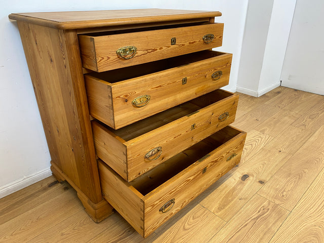 WMK # Imposante antike Kommode aus vollem Holz mit Schubladen und Messinggriffen, um 1880 # Schrank Schubladenkommode Wäschekommode Wickelkommode Biedermeier Weichholzkommode Vintage Dresden München
