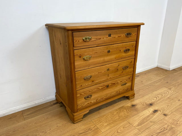 WMK # Imposante antike Kommode aus vollem Holz mit Schubladen und Messinggriffen, um 1880 # Schrank Schubladenkommode Wäschekommode Wickelkommode Biedermeier Weichholzkommode Vintage Dresden München