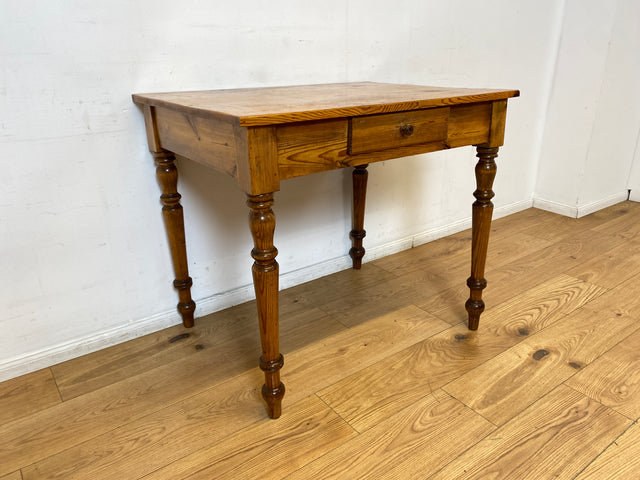 WMK I Wunderschöner kleiner antiker Esstisch aus vollem Holz mit gedrechselten Säulenfüßen und Schublade I Tisch Holztisch Küchentisch Dining Table Weichholz Biedermeier Vintage I Berlin Hamburg Köln
