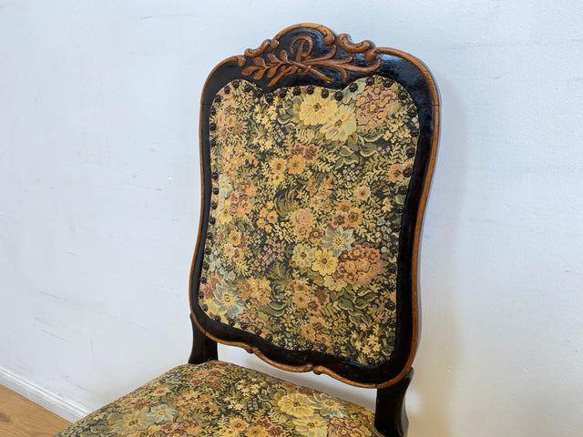 WMK I Wunderschöner, bequemer und gut erhaltener antiker Esszimmerstuhl mit floralem Bezug und schwarzem handverziertem Holzrahmen I Stuhl Holzstuhl Küchenstuhl Chair Jugendstil Vintage Berlin Dresden