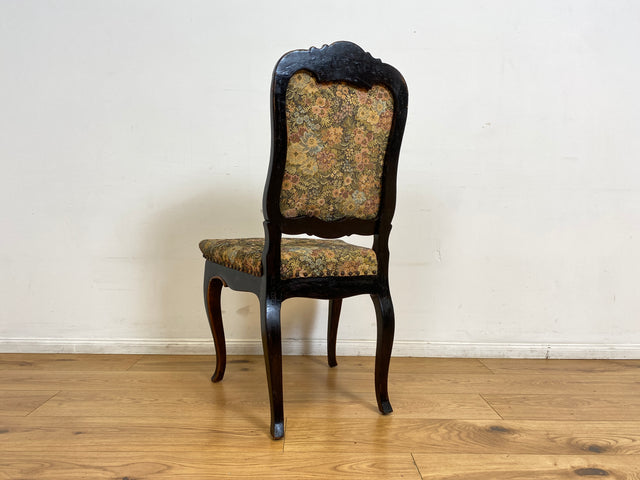 WMK I Wunderschöner, bequemer und gut erhaltener antiker Esszimmerstuhl mit floralem Bezug und schwarzem handverziertem Holzrahmen I Stuhl Holzstuhl Küchenstuhl Chair Jugendstil Vintage Berlin Dresden