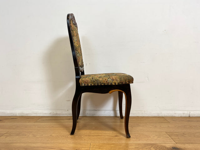 WMK I Wunderschöner, bequemer und gut erhaltener antiker Esszimmerstuhl mit floralem Bezug und schwarzem handverziertem Holzrahmen I Stuhl Holzstuhl Küchenstuhl Chair Jugendstil Vintage Berlin Dresden
