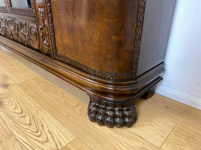 WMK I Imposanter, reichverzierter antiker Herrenschrank aus vollem Holz mit Glastüren I Schrank Vitrine Bücher Regal Highboard Gründerzeit Jugendstil Historismus Barock Vintage Berlin Dresden Bayern
