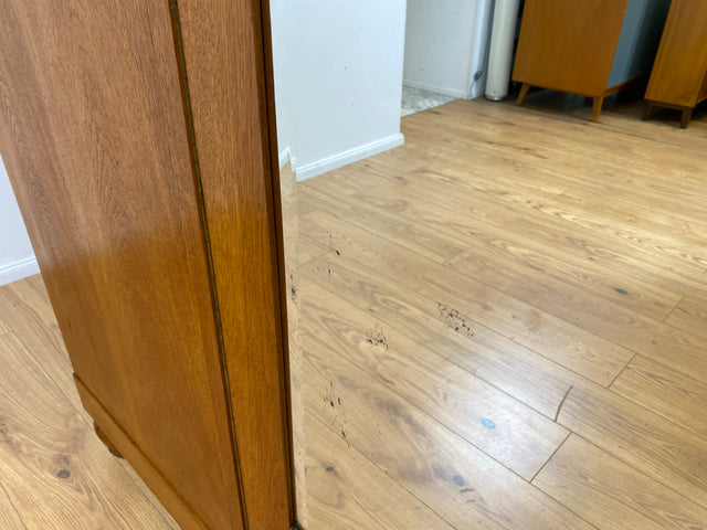 WMK # Wunderschöner und sehr gut erhaltener antiker Kleiderschrank aus vollem Holz mit Spiegeltür und Originalgriffen # Schrank Schlafzimmerschrank Wäscheschrank Wardrobe Spiegel Jugendstil Vintage