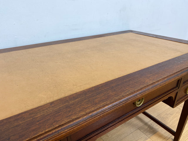 WMK # Sehr schöner freistehender antiker Mahagoni Schreibtisch in englischem Stil mit Lederauflage, Schubladen und Messinggriffen # Arbeitstisch Desk Lady Sekretär Bureau Plat Emipire Regency Vintage