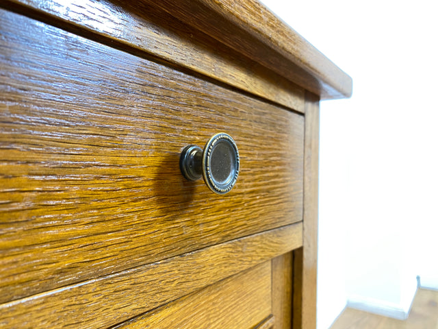 WMK I Großer nordischer antiker Nachttisch , Vollholz, mit Schublade und Messinggriffen I Nachtschrank Nachtschränkchen Nachtkommode Kommode Beistelltisch Jugendstil Vintage Berlin Bayern Chemnitz