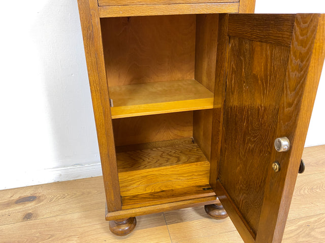 WMK I Großer nordischer antiker Nachttisch , Vollholz, mit Schublade und Messinggriffen I Nachtschrank Nachtschränkchen Nachtkommode Kommode Beistelltisch Jugendstil Vintage Berlin Bayern Chemnitz