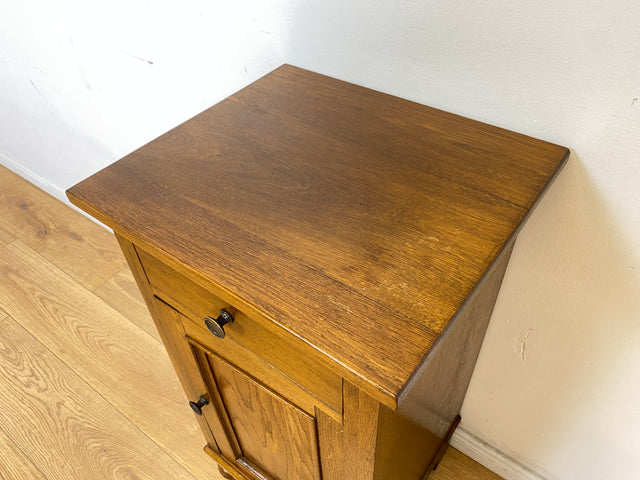 WMK I Großer nordischer antiker Nachttisch , Vollholz, mit Schublade und Messinggriffen I Nachtschrank Nachtschränkchen Nachtkommode Kommode Beistelltisch Jugendstil Vintage Berlin Bayern Chemnitz