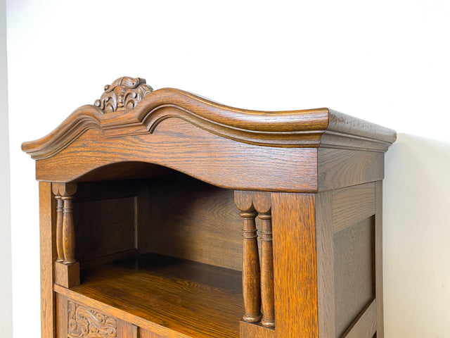 WMK I Wunderschöner antiker Schrank aus massiver Eiche mit Beschlägen aus Messing und handverziert I Schrank Kleider Wäsche Bücher Highboard Geschirrschrank Jugendstil Vintage Berlin Bayern Düsseldorf