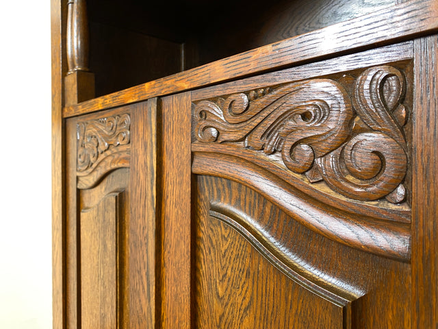 WMK I Wunderschöner antiker Schrank aus massiver Eiche mit Beschlägen aus Messing und handverziert I Schrank Kleider Wäsche Bücher Highboard Geschirrschrank Jugendstil Vintage Berlin Bayern Düsseldorf