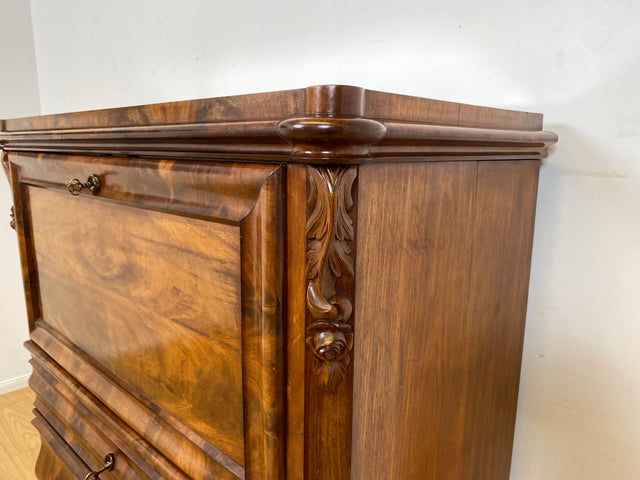 WMK I Wunderschöner antiker Sekretär , Vollholz in Nussbaum , mit Schubladen und stabiler Schreibklappe, um 1860 I Schrank Schreibschrank Highboard Kommode Desk Biedermeier Vintage Berlin Dresden Bonn