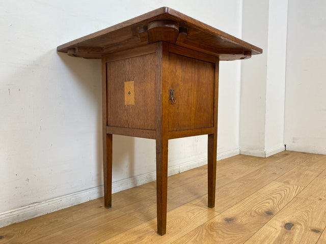 WMK I Einzigartiger antiker Spieltisch aus Eiche mit Spielefach, Getränkehaltern & Leder Einlage, um 1920 I Kartentisch Pokertisch Holztisch Küchentisch Tisch Schachtisch Jugendstil Art Deco Vintage