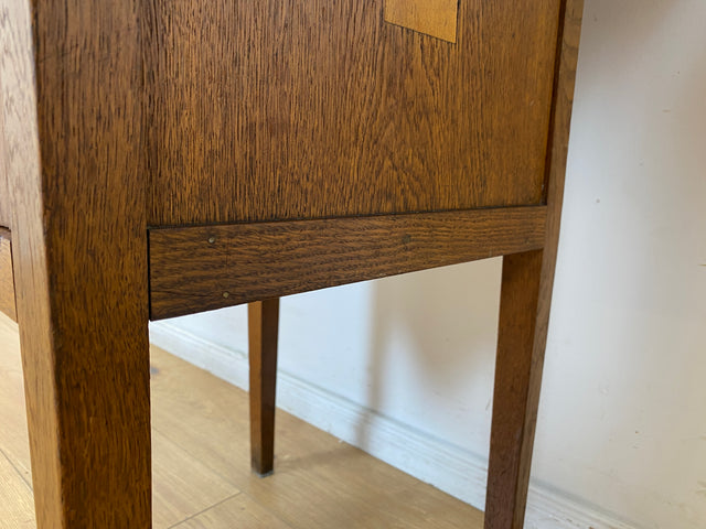 WMK I Einzigartiger antiker Spieltisch aus Eiche mit Spielefach, Getränkehaltern & Leder Einlage, um 1920 I Kartentisch Pokertisch Holztisch Küchentisch Tisch Schachtisch Jugendstil Art Deco Vintage