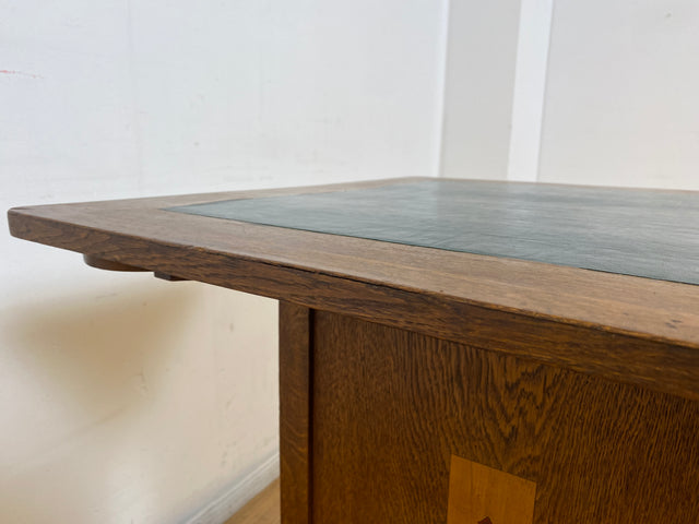 WMK I Einzigartiger antiker Spieltisch aus Eiche mit Spielefach, Getränkehaltern & Leder Einlage, um 1920 I Kartentisch Pokertisch Holztisch Küchentisch Tisch Schachtisch Jugendstil Art Deco Vintage