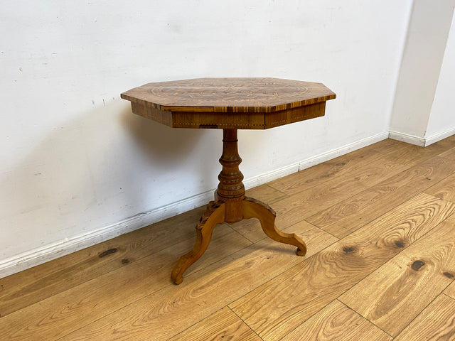 WMK I Eleganter antiker italienischer Sorrento Tisch I 1880-1900 I aufwendige Intarsien mit Sternrosette I gedrechselte Dreifuß Säule