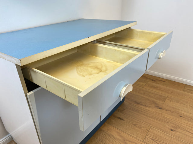WMK # Kultige blaue Space Age Küchenzeile aus 1976 mit Hängeschrank, Schubladen, Licht & Eieruhr # Küchenbüfett kleine Küche Küchenschrank Küchenhängeschrank Küchenanrichte Kredenz Retro Vintage DDR