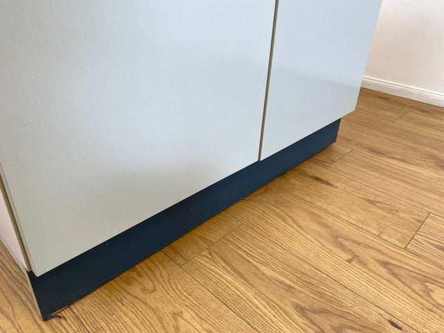 WMK # Kultige blaue Space Age Küchenzeile aus 1976 mit Hängeschrank, Schubladen, Licht & Eieruhr # Küchenbüfett kleine Küche Küchenschrank Küchenhängeschrank Küchenanrichte Kredenz Retro Vintage DDR