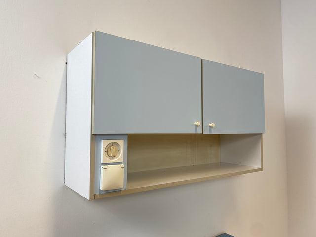 WMK # Kultige blaue Space Age Küchenzeile aus 1976 mit Hängeschrank, Schubladen, Licht & Eieruhr # Küchenbüfett kleine Küche Küchenschrank Küchenhängeschrank Küchenanrichte Kredenz Retro Vintage DDR