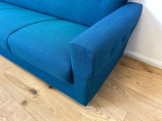 WMK I Stilvolles & sehr gut erhaltenes blaues 60er Jahre Schlafsofa in tollem Originalbezug I Sofa Couch Klappcouch 4-Sitzer Daybed Sitzgarnitur Mid-Century Vintage Jeans Retro Berlin Nürnberg Halle