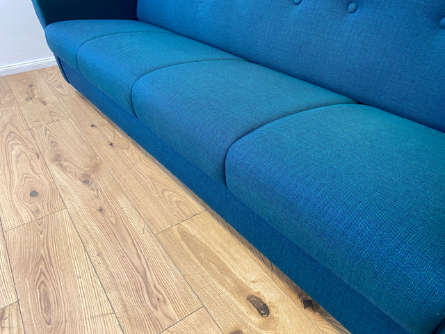 WMK I Stilvolles & sehr gut erhaltenes blaues 60er Jahre Schlafsofa in tollem Originalbezug I Sofa Couch Klappcouch 4-Sitzer Daybed Sitzgarnitur Mid-Century Vintage Jeans Retro Berlin Nürnberg Halle