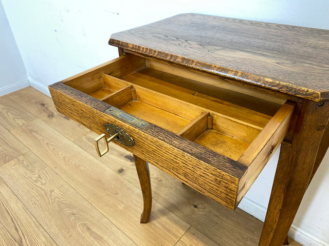 WMK # Elegante und gut erhaltene dänische antike Nähkommode aus Eichenholz mit aufgeteilter Schublade # Nähtisch Kommode Beistelltisch Telefonisch Schmuckkasten Ablage Flurkommode Jugendstil Vintage