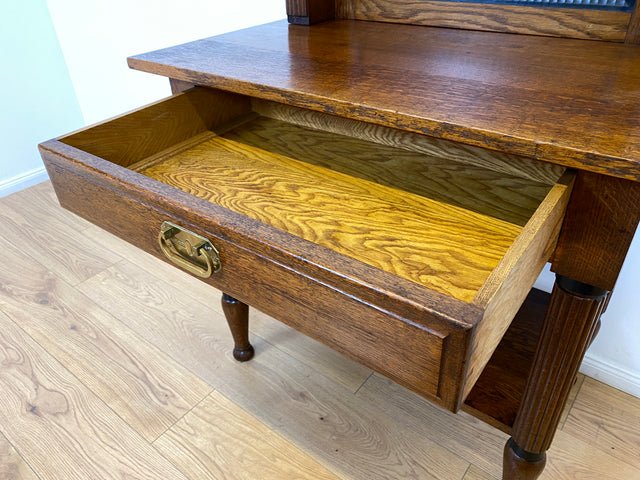WMK # Vornehme und gut erhaltene kleine dänische antike Anrichte aus Eichenholz mit Aufsatz, Schublade & Messinggriff # Kommode Konsole Konsolentisch Tisch Küchenschrank Küchenregal Jugendstil Vintage