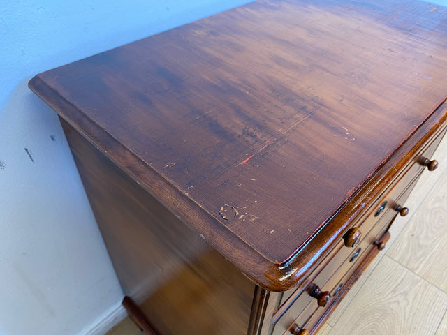 WMK # Sehr hübsche jedoch etwas abgenutzte dänische antike Kommode aus vollem Holz in Bierlasur mit Schubladen und Holzgriffen # Wäschekommode Schrank Schubladenkommode Sideboard Vintage Art Deco 30er